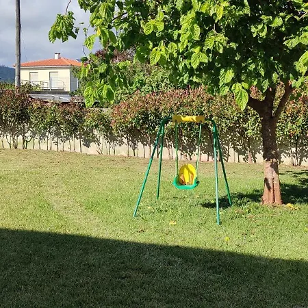 Hébergement de vacances Casa De Familiar 4 Quartos E Jardim