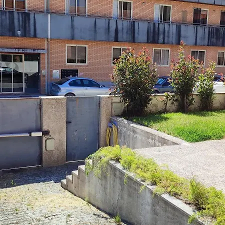 Hébergement de vacances Casa De Familiar 4 Quartos E Jardim *