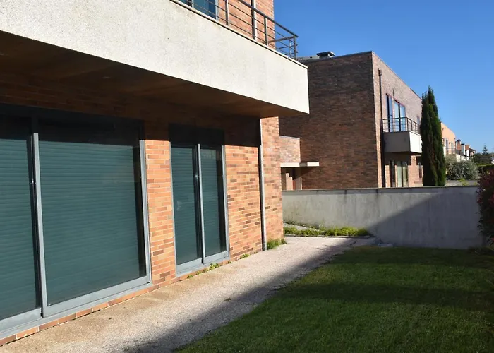 Casa De Familiar 4 Quartos E Jardim * Esposende