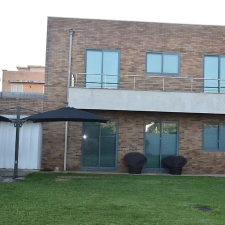 Casa De Familiar 4 Quartos E Jardim * Esposende