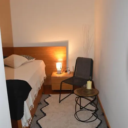 Casa de Férias Casa De Familiar 4 Quartos E Jardim *