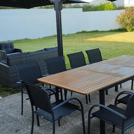 Casa De Familiar 4 Quartos E Jardim * Εσποσέντε