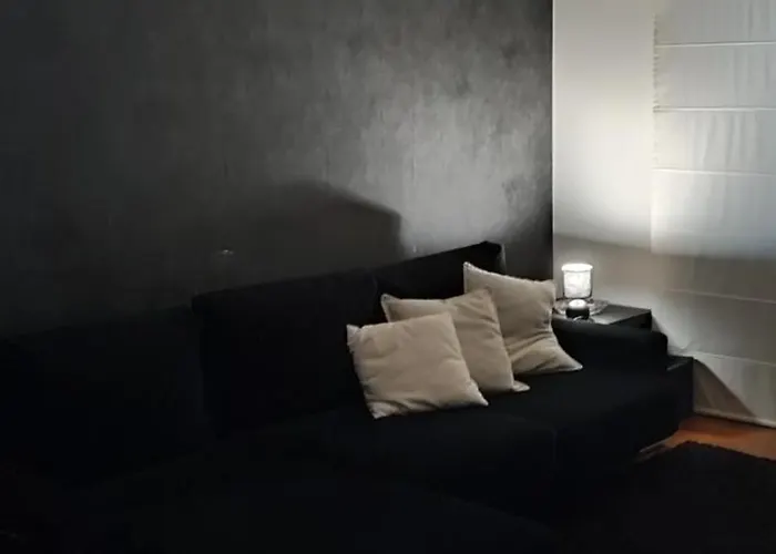 Casa De Familiar 4 Quartos E Jardim